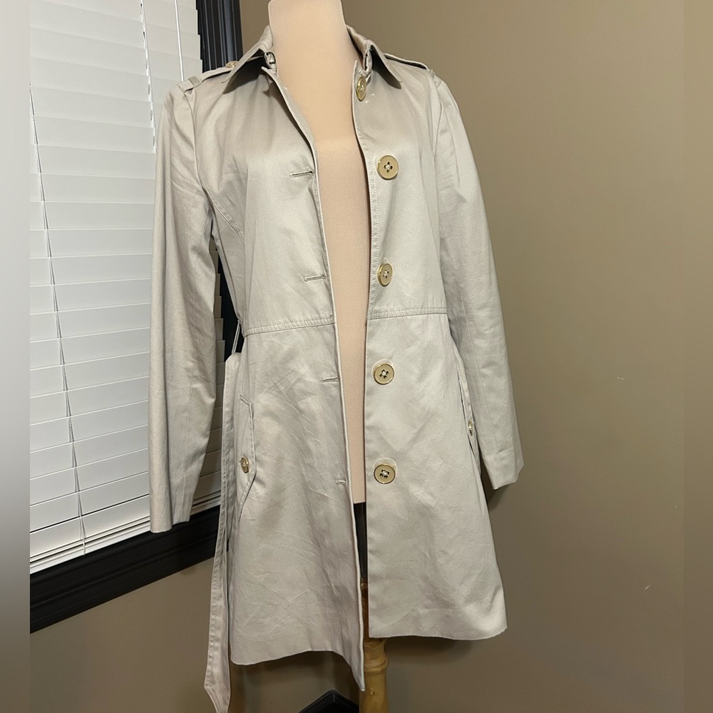 Banana Republic Light Tan Trench Coat - Picture 2 of 6